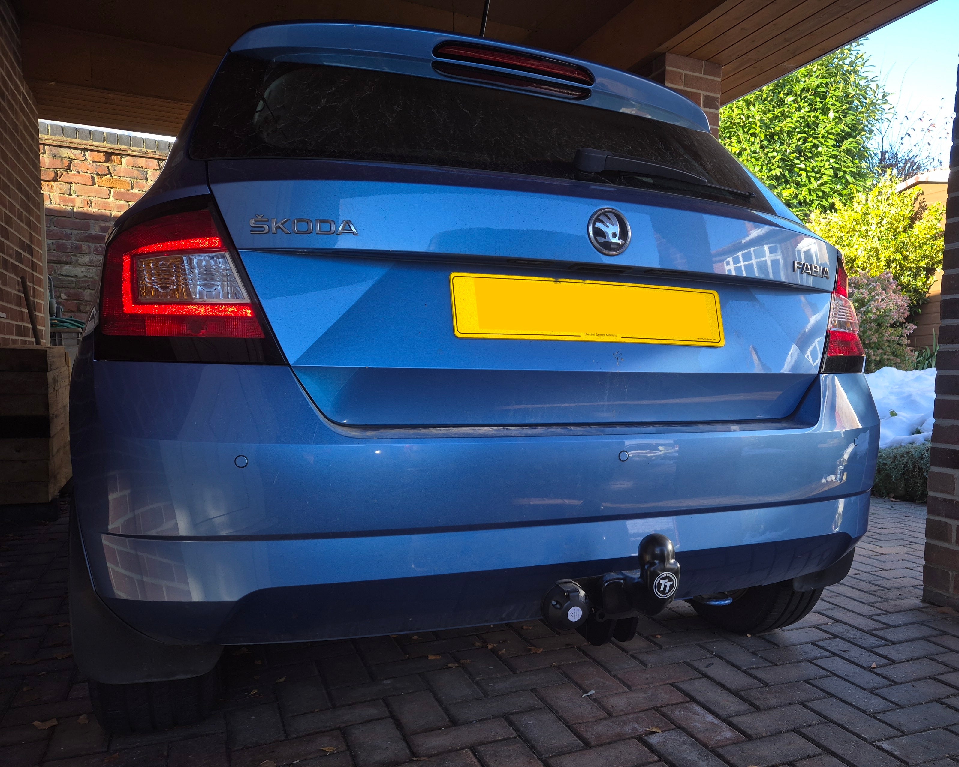 Fixed Flange Towbar - Fabia 3 Hatch (Inc. Monte Carlo) 2015 - 2018 Inc Fitting